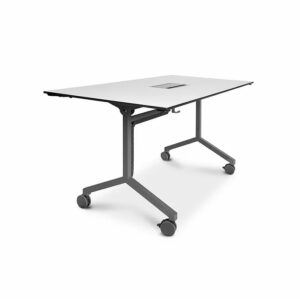 Der Stivaggio ist ein platzsparender Konferenztisch, da die Tischfläche mit einem Handgriff seitlich klappbar ist. Zudem ist der Stivaggio mit Rollen ausgestattet, dies erlaubt es den Konferenztisch sehr flexibel einzusetzen.